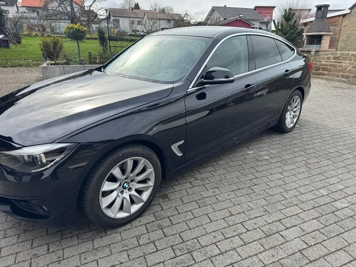 Gebraucht BMW 325 224 PS (164 kW) 2017 Schwarz Limousine