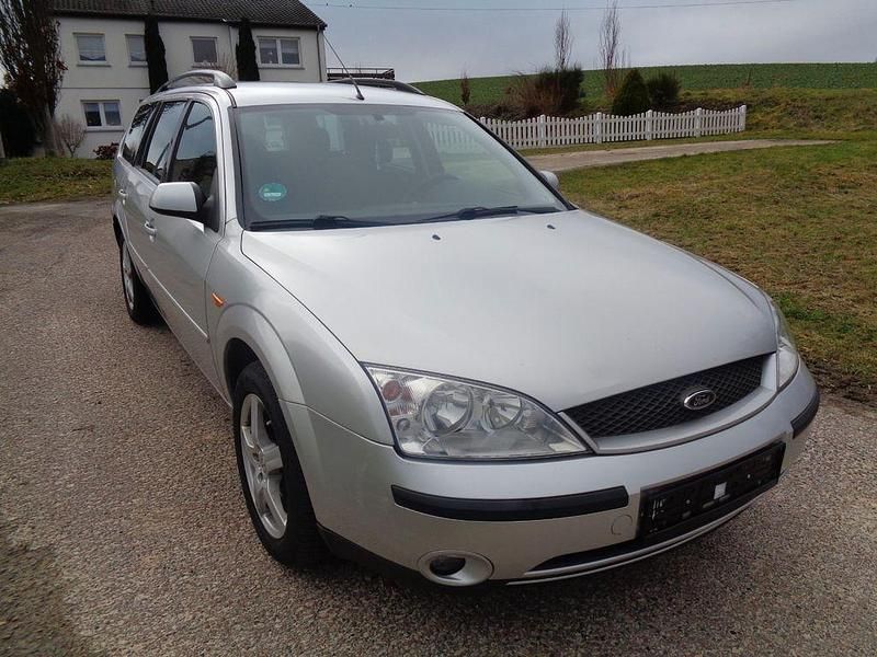 Gebraucht Ford Mondeo 145 PS (106 kW) 2002 Silber Kombi
