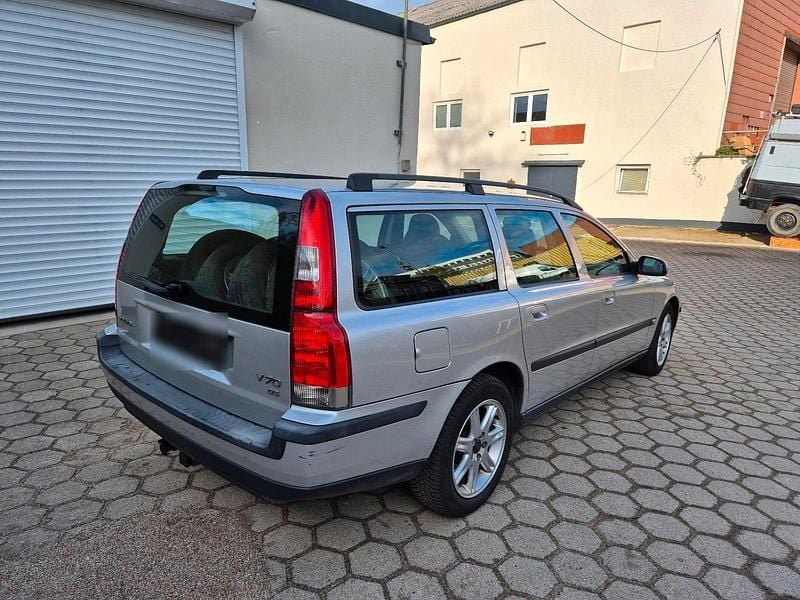 Second-hand Volvo V70 2004 Argintiu Break