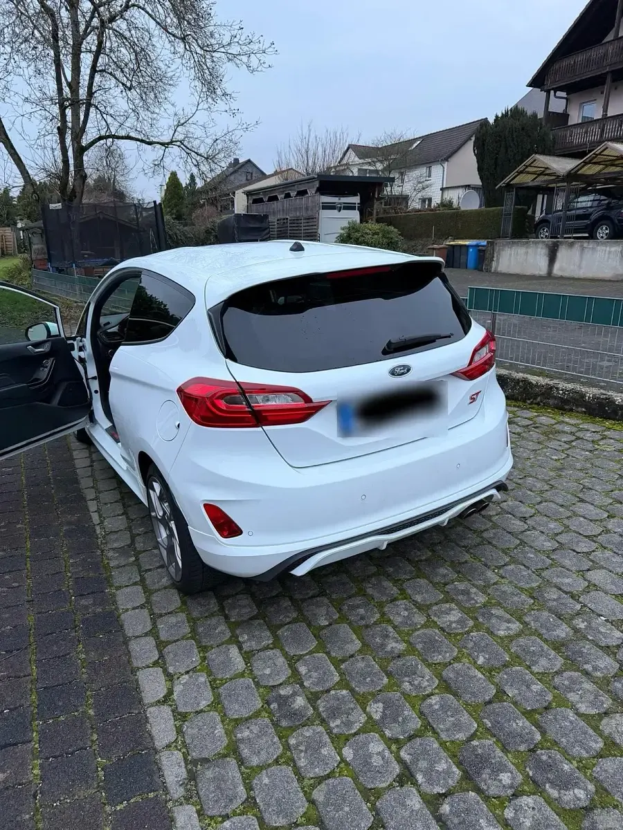 Gebraucht Ford Fiesta ST 200 PS (147 kW) 2018 Weiß Kleinwagen