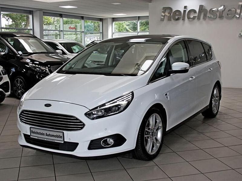 Gebraucht Ford S-MAX Titanium 241 PS (177 kW) 2017 Frostweiss Van / Kleinbus