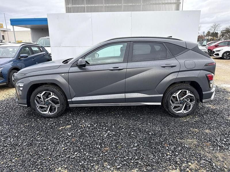 Neu Hyundai Kona Edition 129 PS (94 kW) 2025 Grau SUV