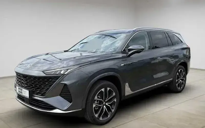 Neu MG MGS9 Comfort 299 PS (219 kW) 2026 Grau SUV