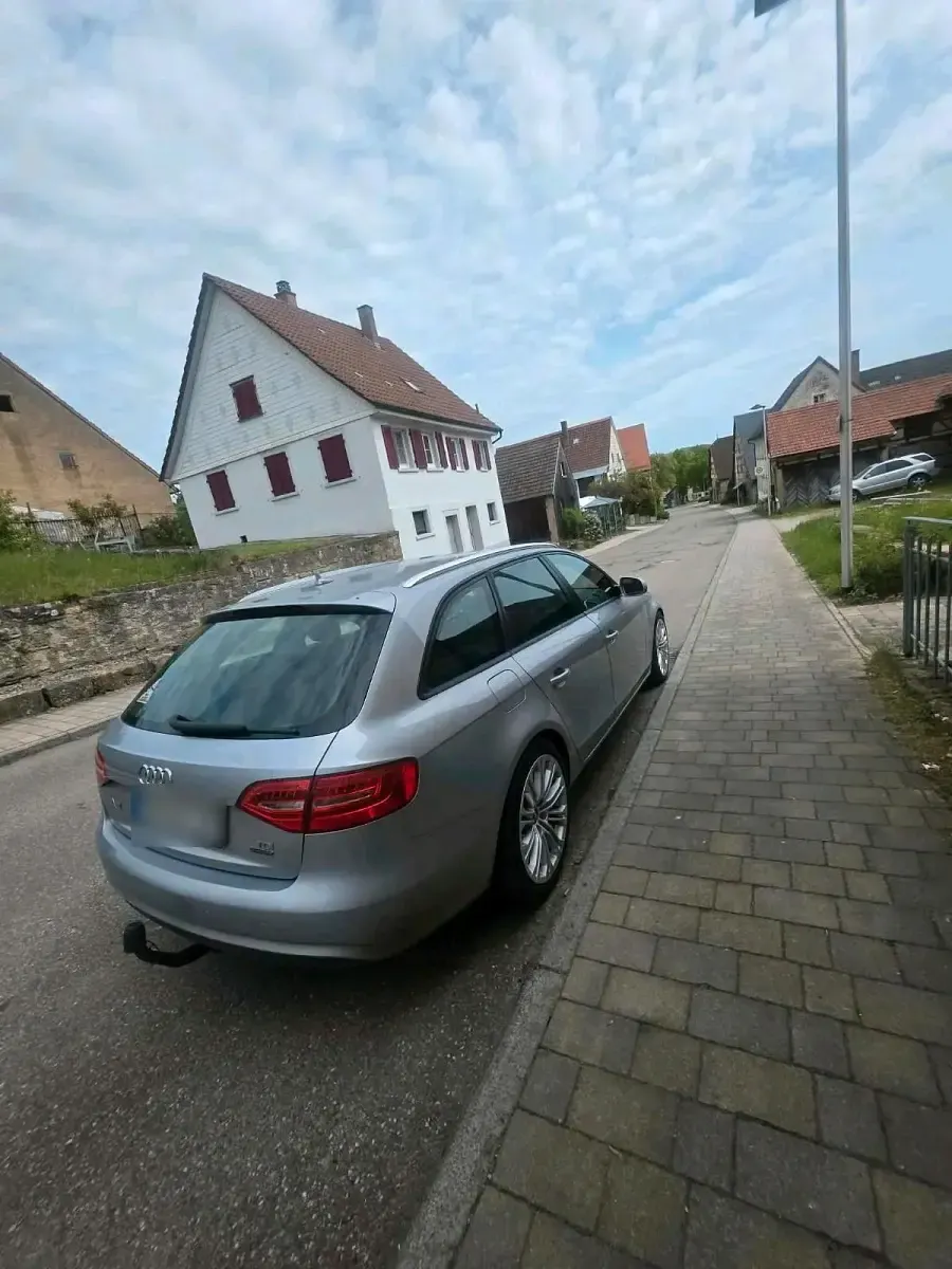 Używany Audi A4 Comfort 177 KM (130 kW) 2015 Srebrny Kombi