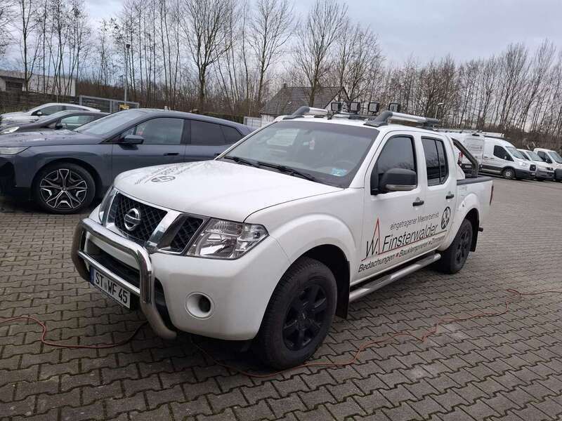 Weiß Gebraucht 2010 Nissan Navara XE Abholung | 10.000 € (Fairer Preis) - Bild 1/4