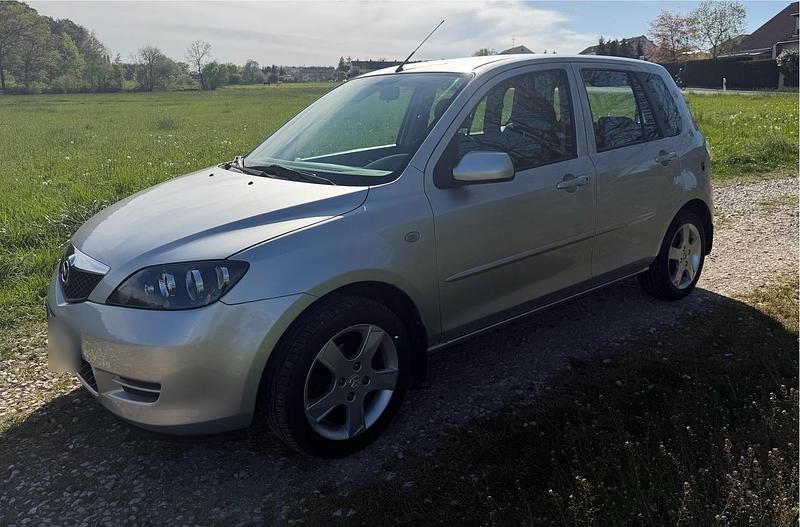 Usata Mazda 2 75 CV (55 kW) 2007 Argento Utilitaria