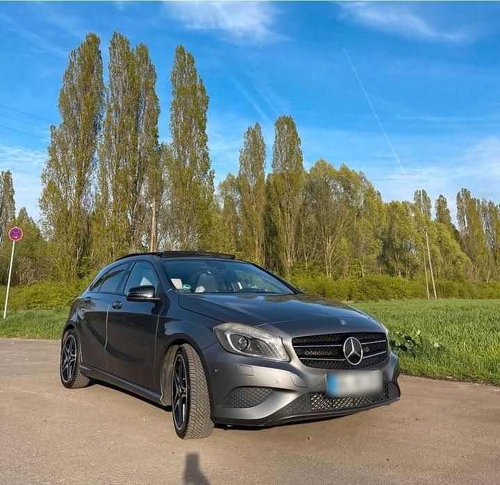 Gebraucht Mercedes A180 109 PS (80 kW) 2012 Grau Kleinwagen