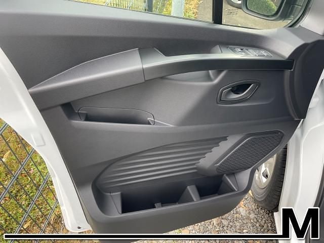 Gebraucht Renault Trafic Komfort 131 PS (96 kW) 2025 Weiss Van / Kleinbus