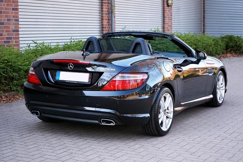 Gebraucht Mercedes SLK250 AMG 204 PS (150 kW) 2011 Schwarz Cabrio