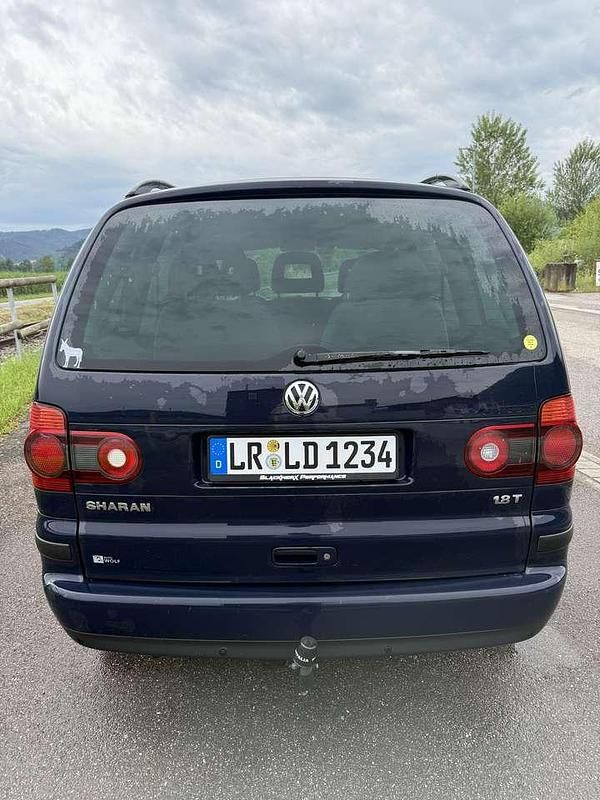 Gebraucht VW Sharan Trendline 150 PS (110 kW) 2010 Blau Van / Kleinbus
