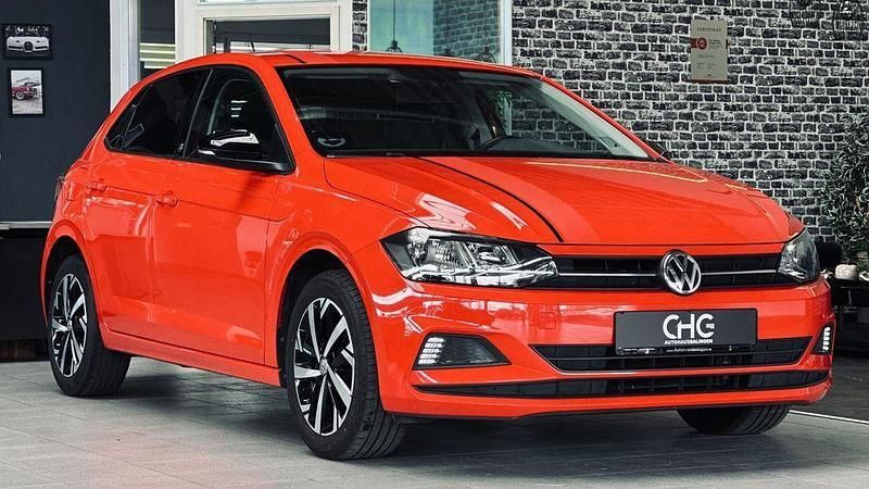 Rot Gebraucht 2018 VW Polo Beats Limousine | 12.990 € (Fairer Preis) - Bild 1/4