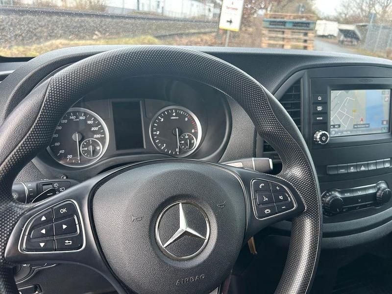 Gebraucht Mercedes Vito 163 PS (119 kW) 2019 Silber Van