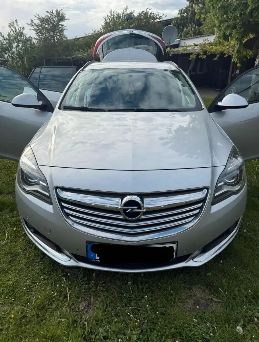Gebraucht Opel Insignia 120 PS (88 kW) 2014 Silber Kombi