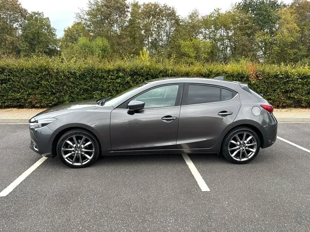 Gebraucht Mazda 3 Signature 120 PS (88 kW) 2018 Grau Limousine