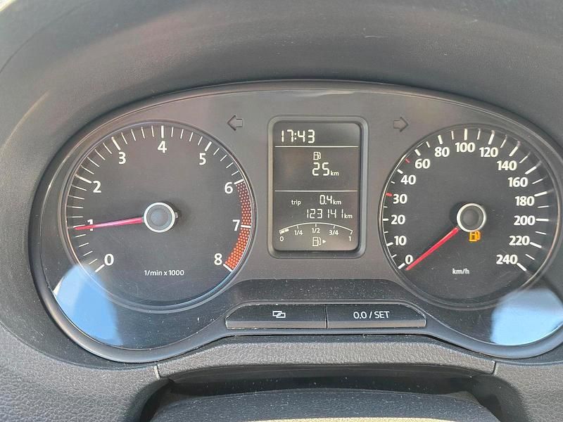 Gebraucht VW Polo 60 PS (44 kW) 2011 Weiß Kleinwagen