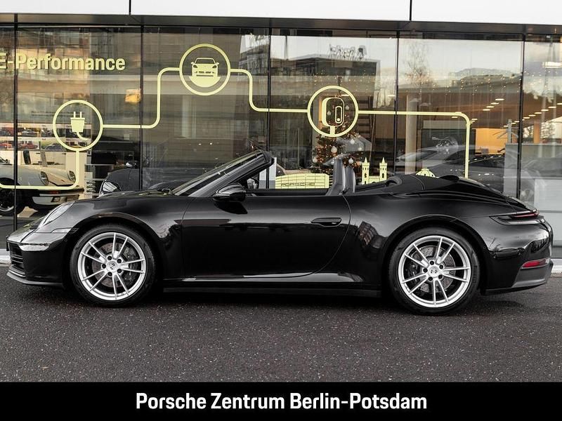 Gebraucht Porsche 911 Carrera Cabriolet 394 PS (289 kW) 2025 Tiefschwarzmetallic Cabrio