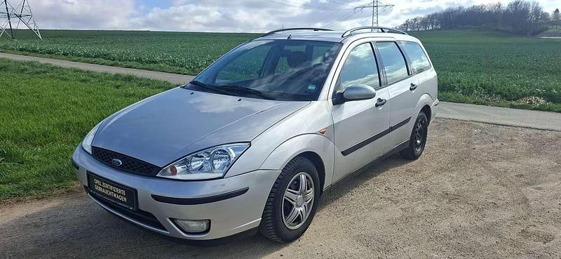 Gebraucht Ford Focus Trend 101 PS (74 kW) 2003 Titan silber Kombi