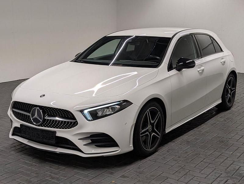 Polarweiss Gebraucht 2019 Mercedes A180 AMG Limousine | 21.980 € (Superpreis) - Bild 1/4