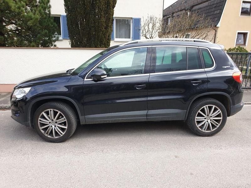 Gebraucht VW Tiguan Team 150 PS (110 kW) 2010 Schwarz SUV