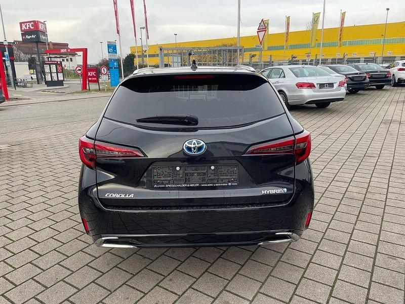 Gebraucht Toyota Corolla Team 98 PS (72 kW) 2023 Schwarz Kombi