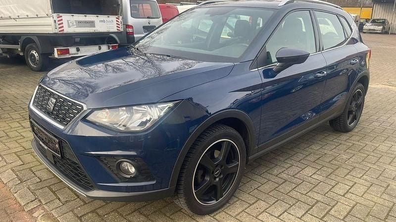 Blau Gebraucht 2018 Seat Arona XCELLENCE SUV | 12.300 € (Guter Preis) - Bild 1/4