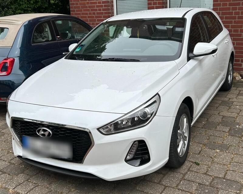 Weiß Gebraucht 2017 Hyundai i30 Limousine | 9.490 € (Guter Preis) - Bild 1/1