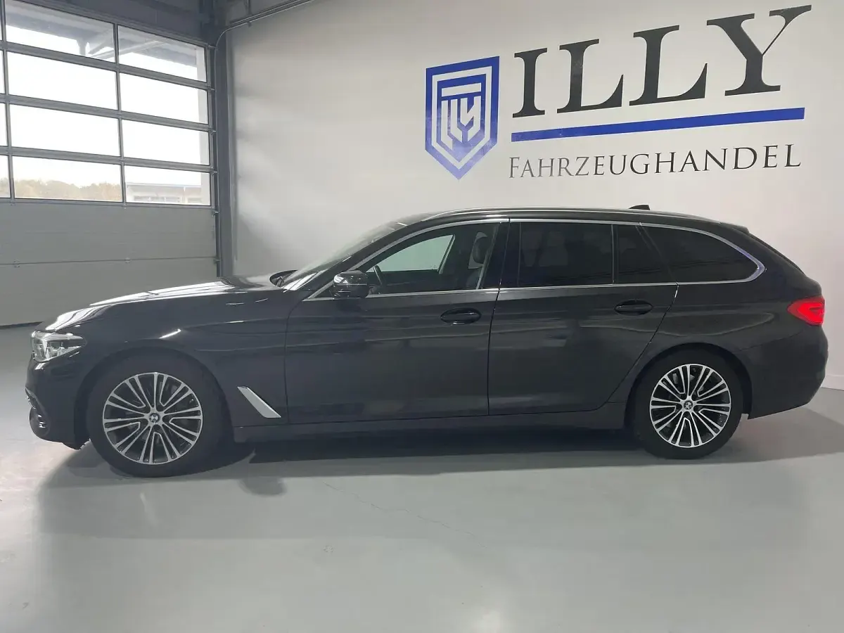 Gebraucht BMW 540 Sport Line 320 PS (235 kW) 2019 Grau Kombi