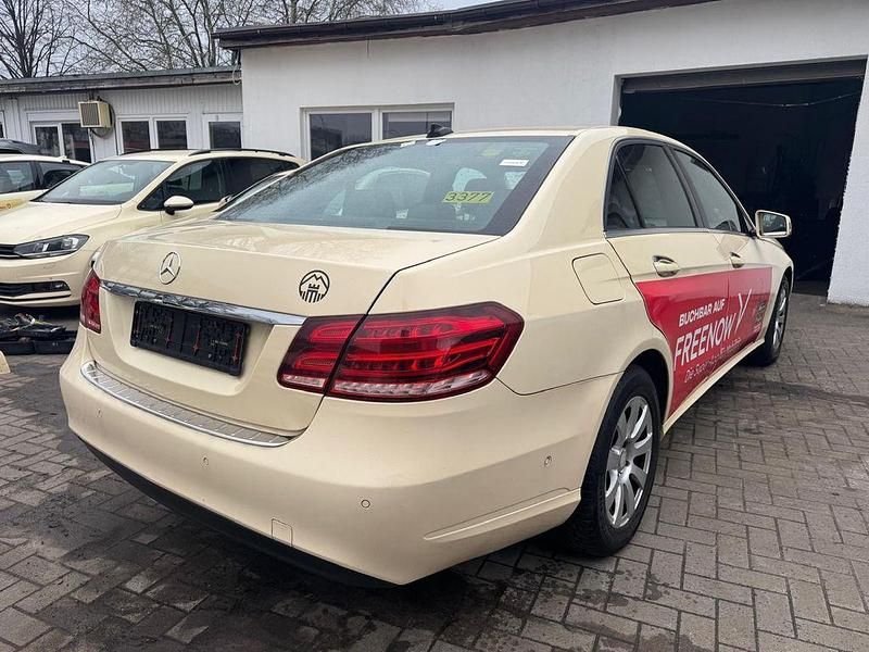 Gebraucht Mercedes E200 136 PS (100 kW) 2015 Beige Limousine