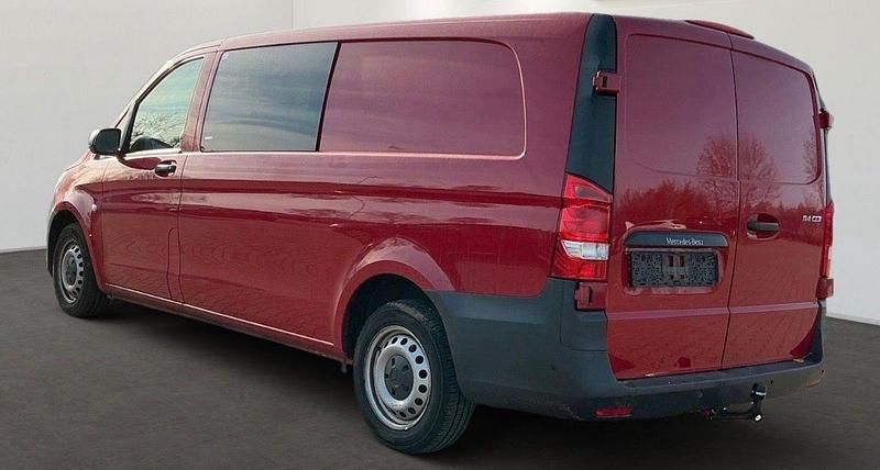 Gebraucht Mercedes Vito 136 PS (100 kW) 2021 Rot Van