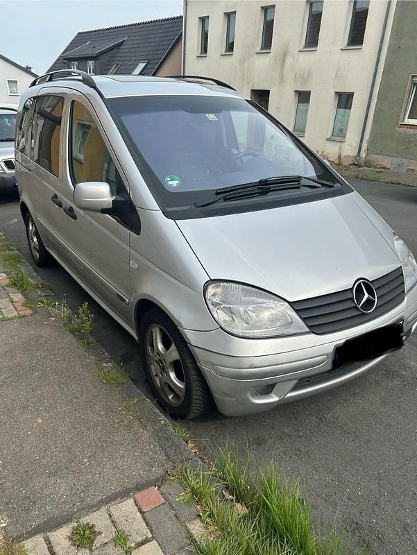 Silber Gebraucht 2002 Mercedes Vaneo Van / Kleinbus | 900 € (Fairer Preis) - Bild 1/4