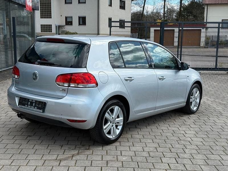 Gebraucht VW Golf VII Match 122 PS (89 kW) 2012 Silber Limousine