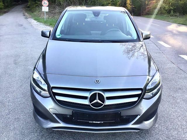 Gebraucht Mercedes B180 109 PS (80 kW) 2017 Grau Van / Kleinbus