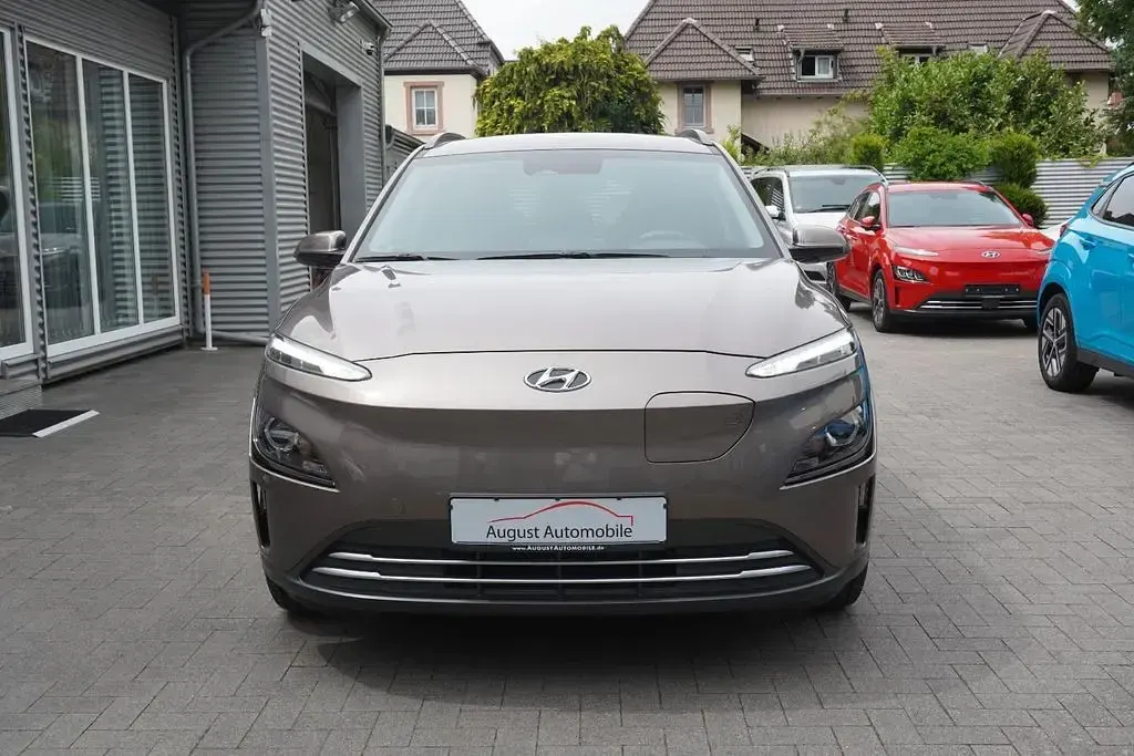 Gebraucht Hyundai Kona 100 kW (136 PS) 2022 Braun SUV
