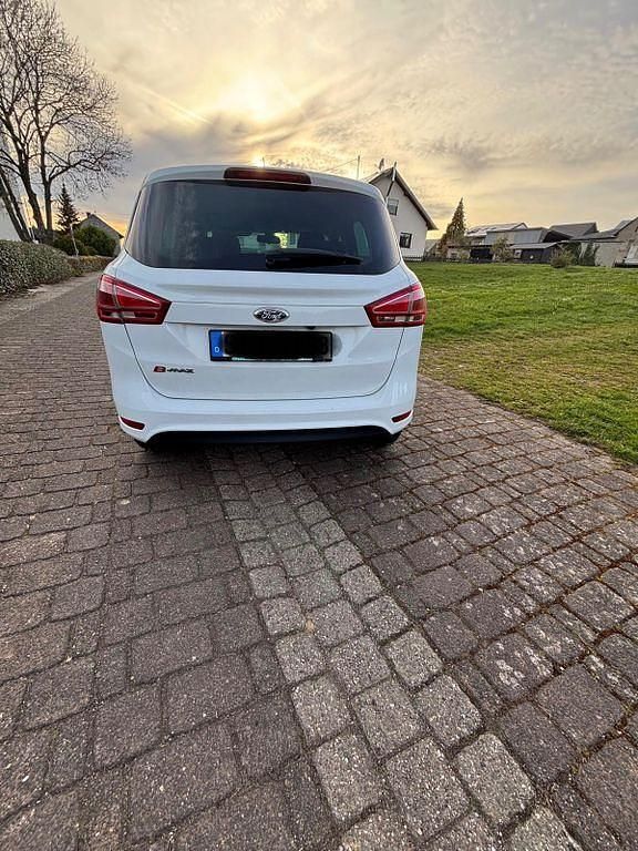 Gebraucht Ford B-MAX Trend 95 PS (69 kW) 2015 Weiß Van / Kleinbus