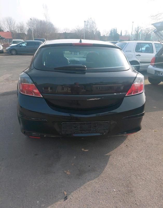 Gebraucht Opel Astra GTC 115 PS (84 kW) 2008 Schwarz Limousine