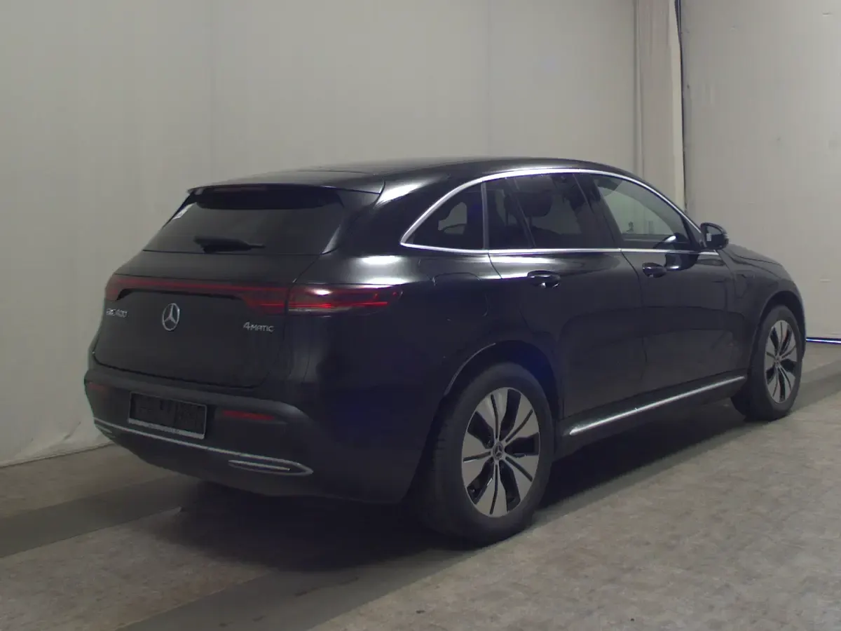 Gebraucht Mercedes EQC400 300 kW (408 PS) 2022 Schwarz SUV