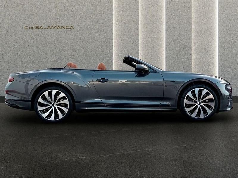 Neu Bentley Continental 689 PS (506 kW) 2026 Grau Cabrio