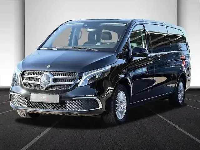 Gebraucht Mercedes V300 Avantgarde 237 PS (174 kW) 2024 Obsidianschwarz Van / Kleinbus