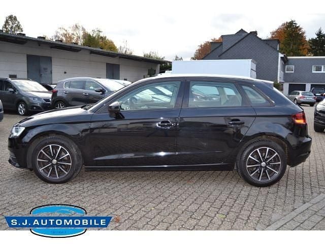 Schwarz Gebraucht 2015 Audi A3 Attraction Limousine | 6.450 € (Guter Preis) - Bild 1/4