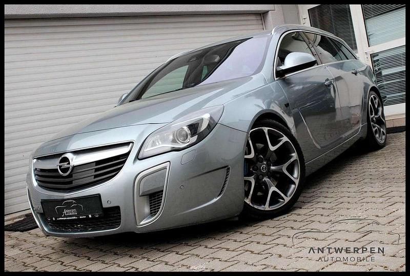 Gebraucht Opel Insignia OPC 325 PS (239 kW) 2014 Silbersee/silver lake Kombi