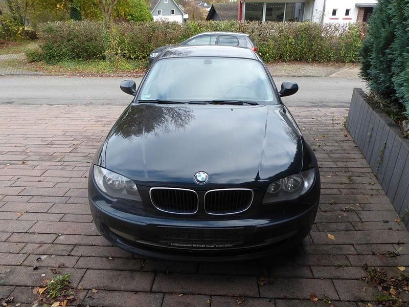Schwarz Gebraucht 2009 BMW 116 Advantage Kleinwagen | 1.999 € (Guter Preis) - Bild 1/4