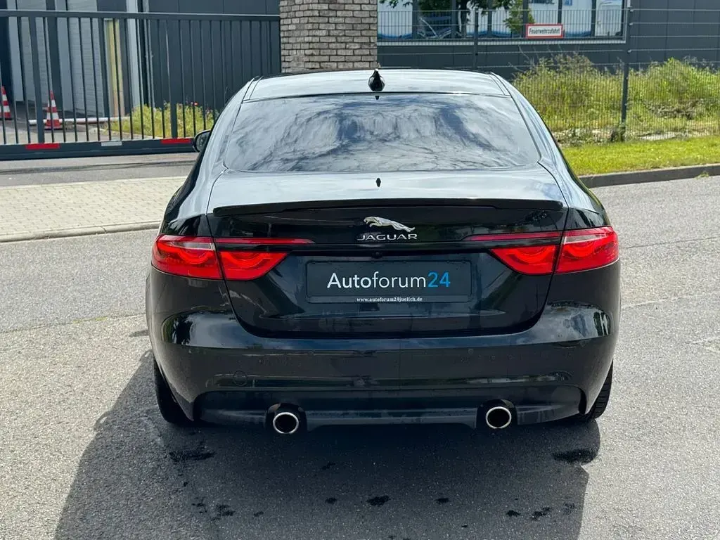 Gebraucht Jaguar XF Prestige 300 PS (220 kW) 2016 Schwarz Limousine