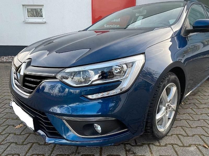 Gebraucht Renault Mégane IV Intens 132 PS (97 kW) 2017 Blau Limousine