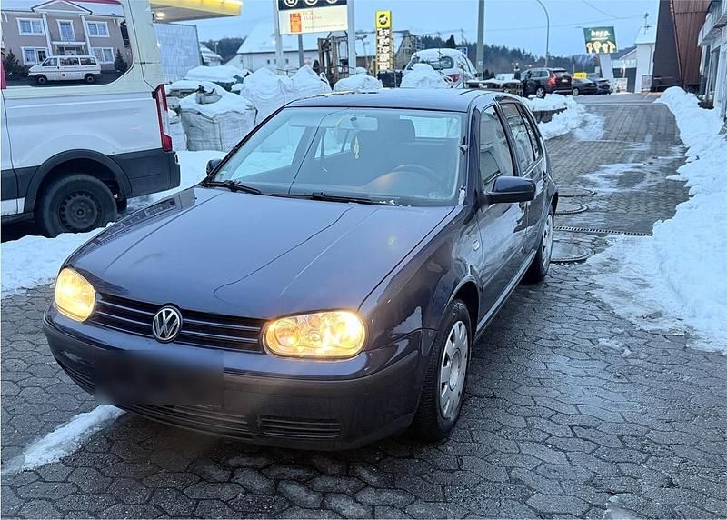 Gebraucht VW Golf IV 77 PS (56 kW) 2003 Blau Kleinwagen