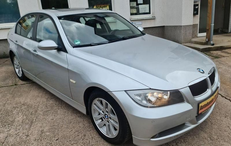 Silber Gebraucht 2006 BMW 318 Comfort Edition Limousine | 6.899 € - Bild 1/4