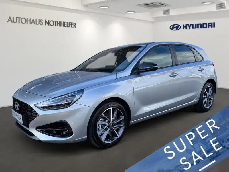 Shimmering silver / met Gebraucht 2024 Hyundai i30 Advantage Kombi | 19.990 € (Superpreis) - Bild 1/1