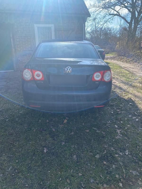 Gebraucht VW Jetta 116 PS (85 kW) 2006 Blau Limousine