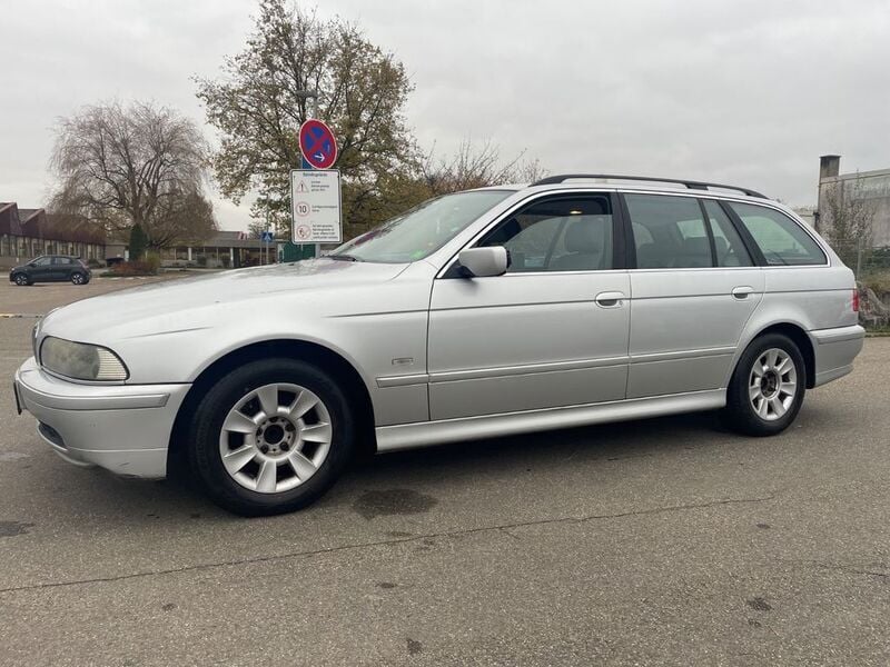 Gebraucht BMW 520 136 PS (100 kW) 2003 Silber Kombi