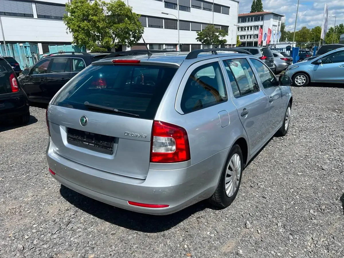 Gebraucht Skoda Octavia 122 PS (89 kW) 2010 Silber Kombi