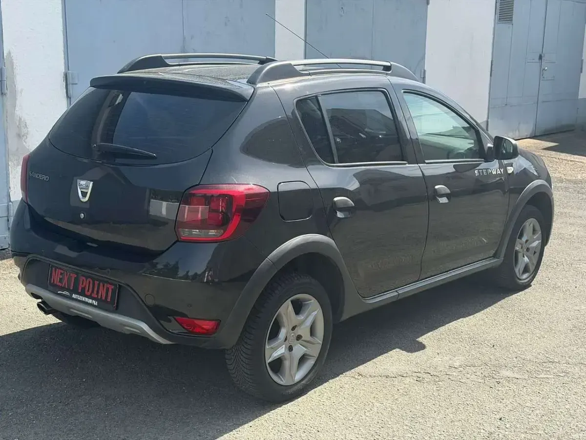 Gebraucht Dacia Sandero Prestige 90 PS (66 kW) 2017 Schwarz SUV